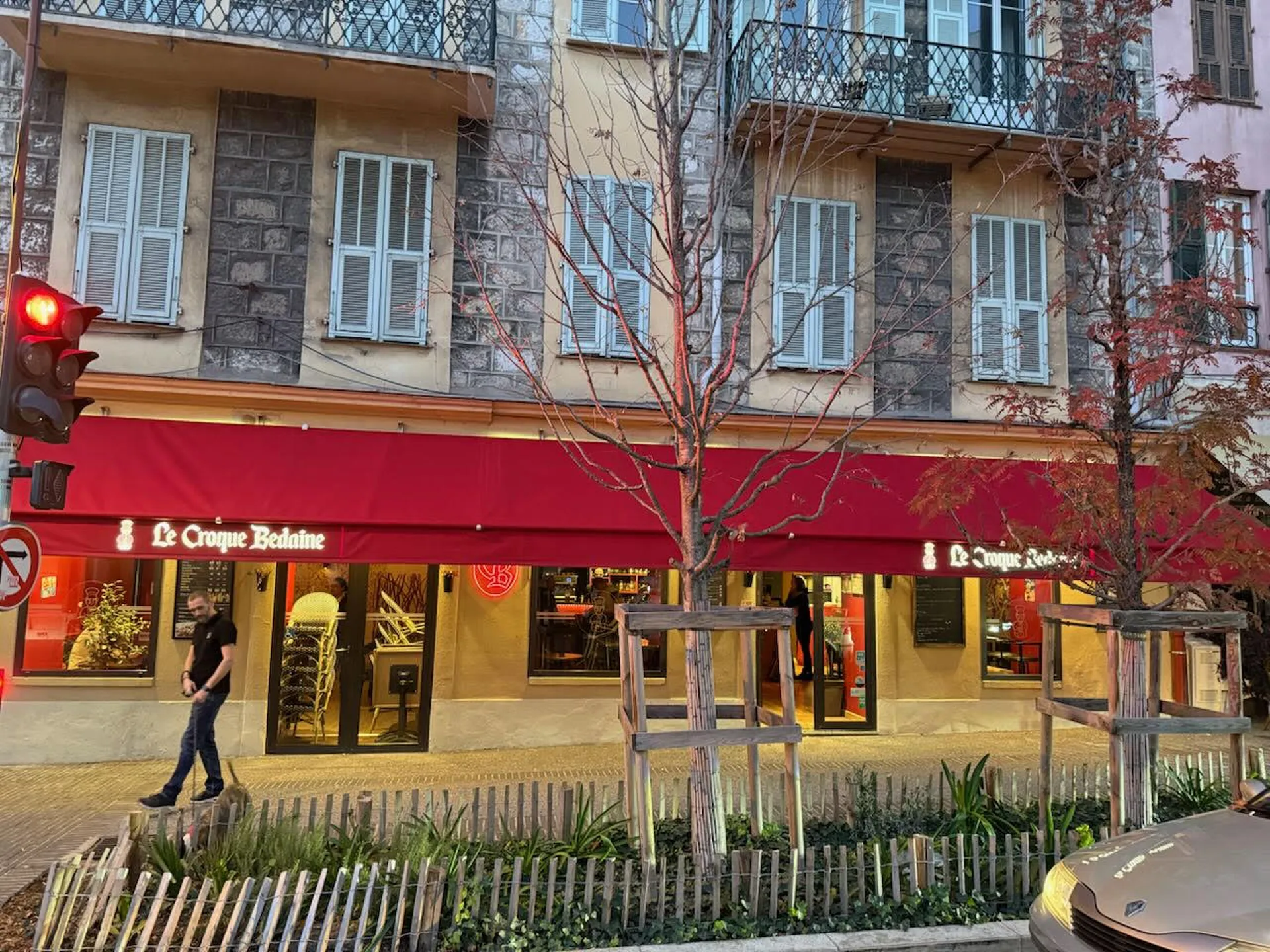 Réparation et Réentoilage de Stores Extérieurs - Nice