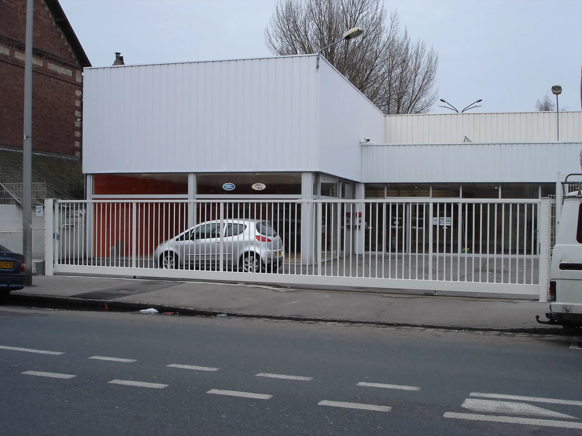 Installation de Portail grande dimension professionnel coulissant autoportant, Fermetures industrielles et Sécurisation de sites au Havre et sa Région ou Agglomération en Seine-Maritime 76