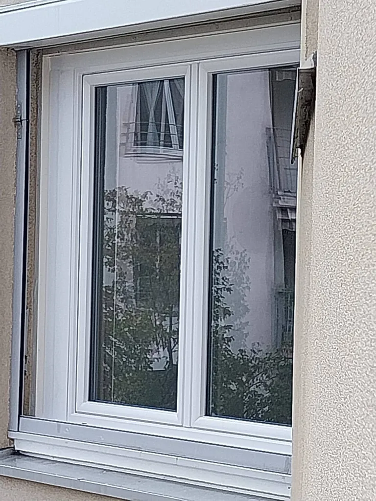 Installation de menuiseries et fenêtres en PVC blanc à Lyon Vaise 69009