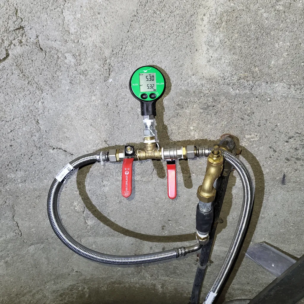 Intervention d'un spécialiste pour localiser une fuite d'eau sans casse à Vierzon dans le Cher après une consommation excessive inexpliquée