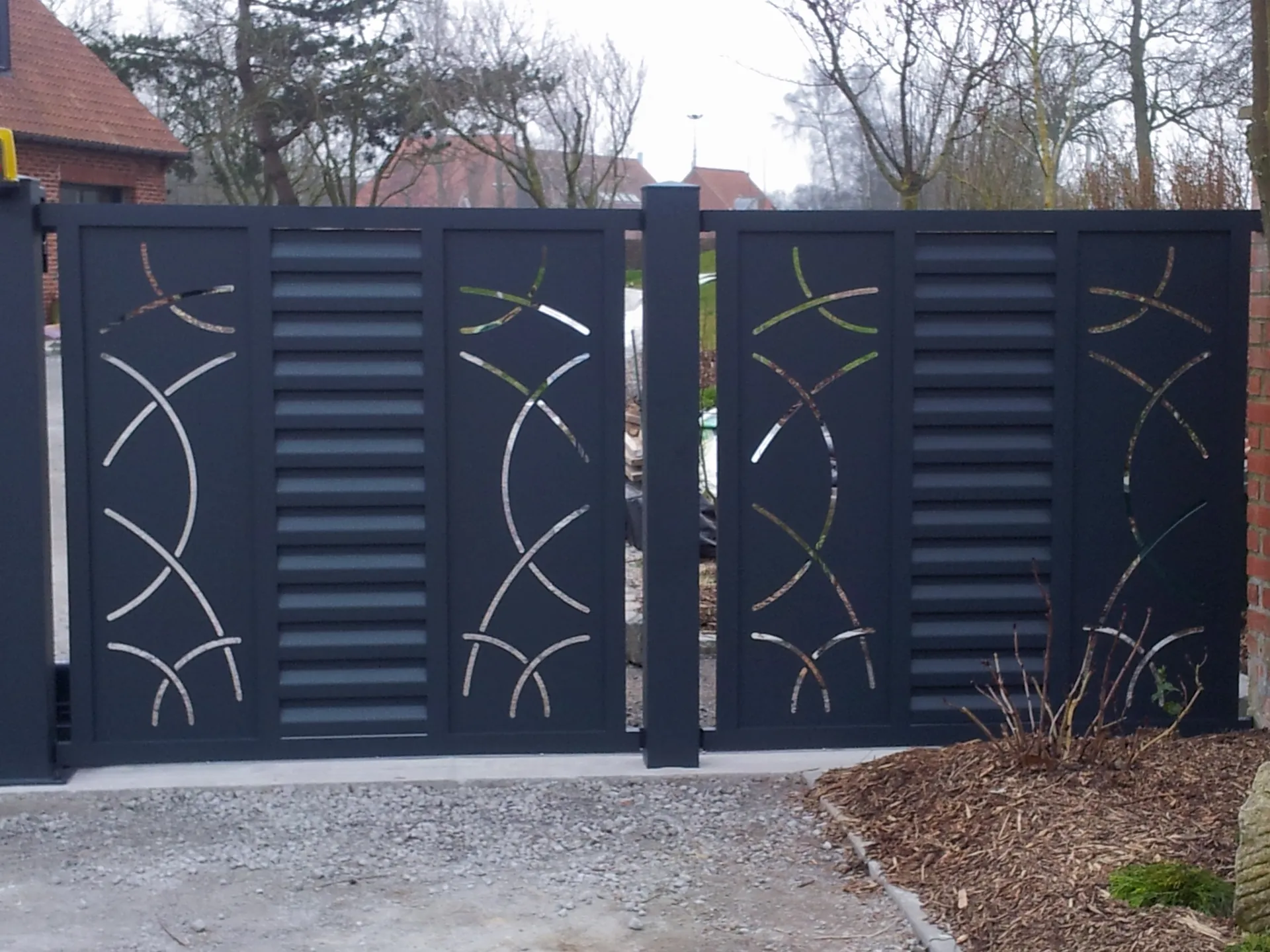 Quelle clôture alu choisir pour s'assortir à votre portail dans le Territoire de Belfort ?