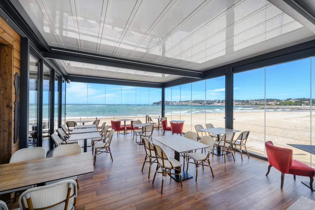 Terrasse de restaurant bord de mer Ciel Ouv'air à Six-Fours-les-Plages
