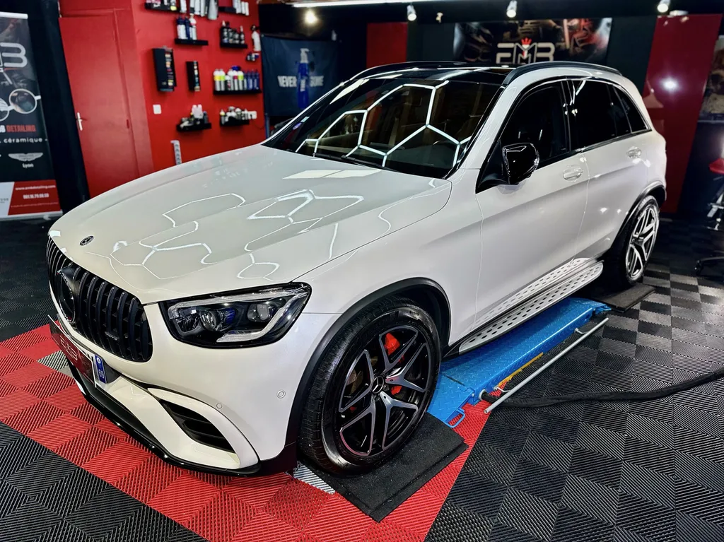 Traitement céramique auto lyon protection carrosserie Mercedes GLC 63 AMG