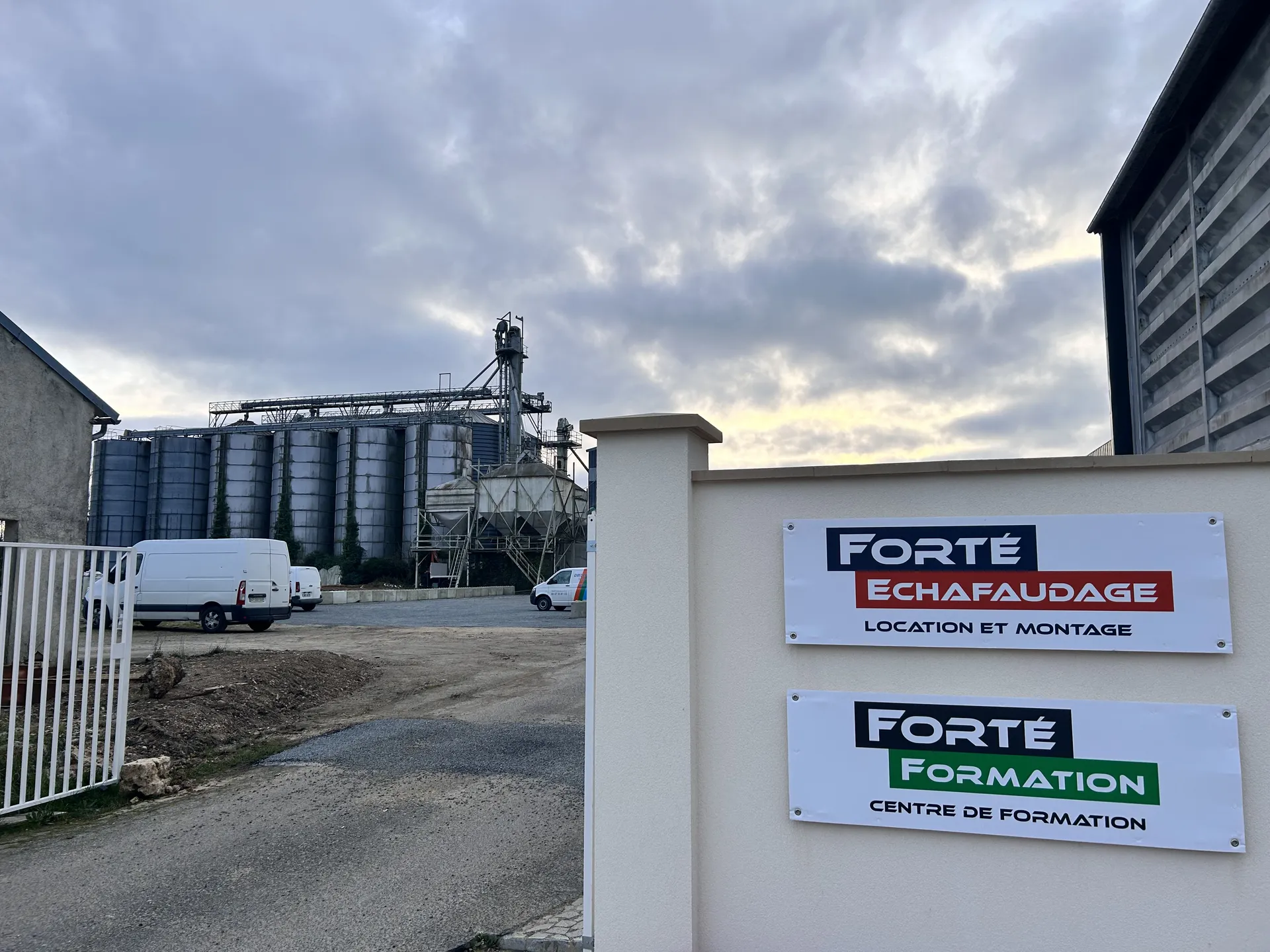 Centre de formation spécialisé dans les formations de travail en hauteur près de Chartres en Eure et Loir