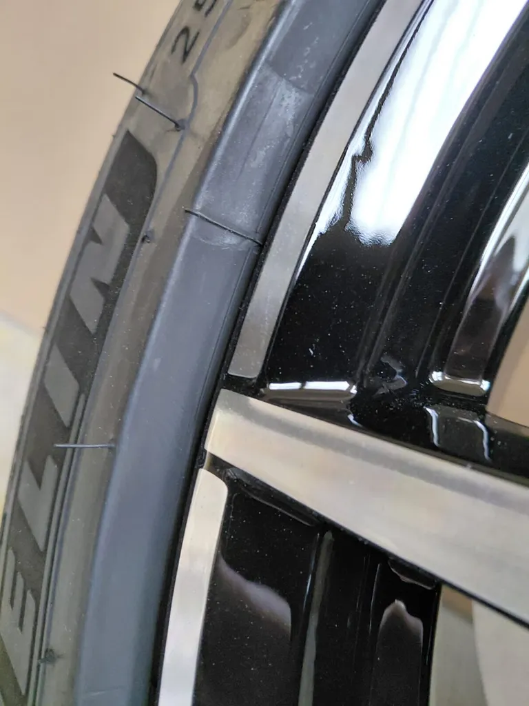 Rénovation de jante d’Aston Martin à Lyon