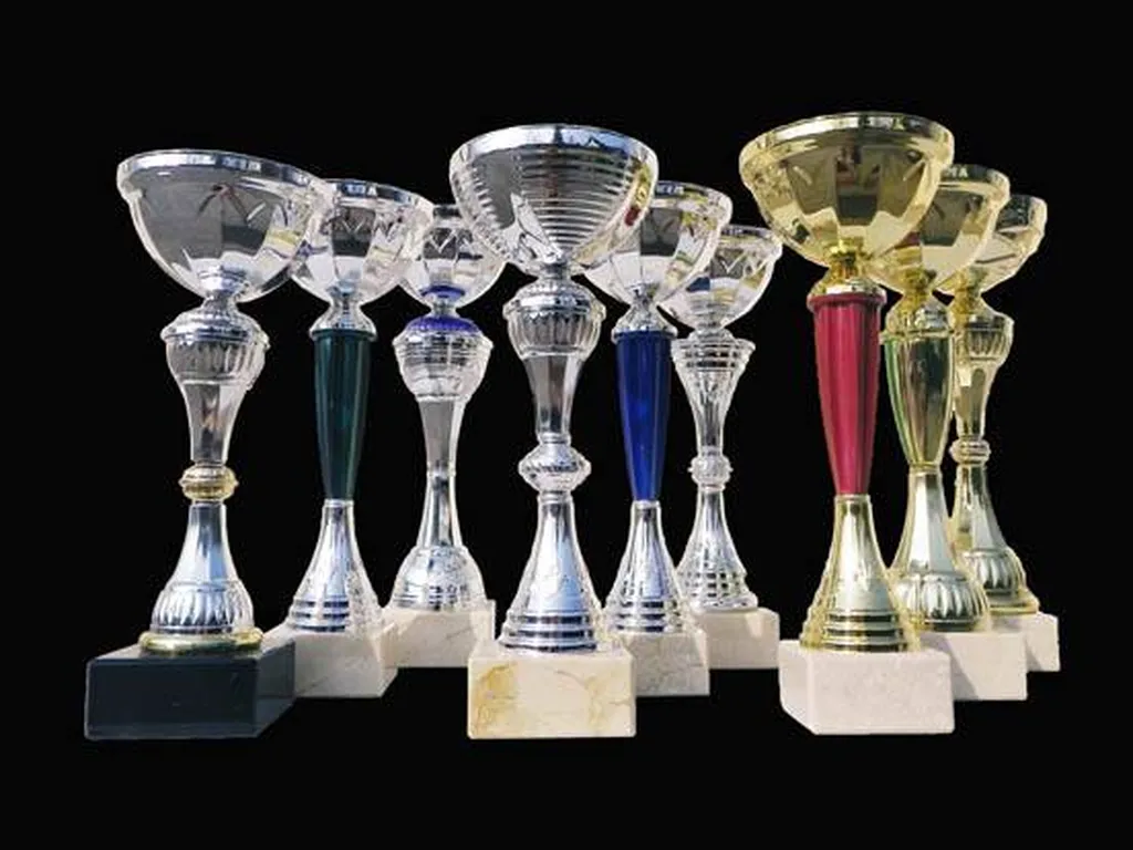 FABRICATION ET VENTE DE COUPES-MEDAILLES ET TROPHEES PERSONNALISES, SUR-MESURE, PRES DE STRASBOURG ET SUR TOUTE LA FRANCE