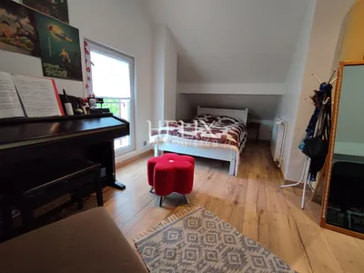 Maison avec jardin intimiste dans le centre de Maisons Laffitte