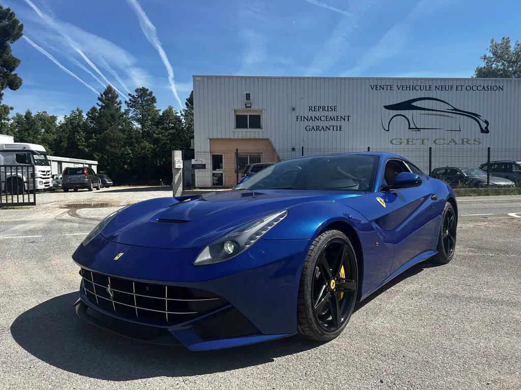 covering bleu metallic ferrari v12 berlinetta