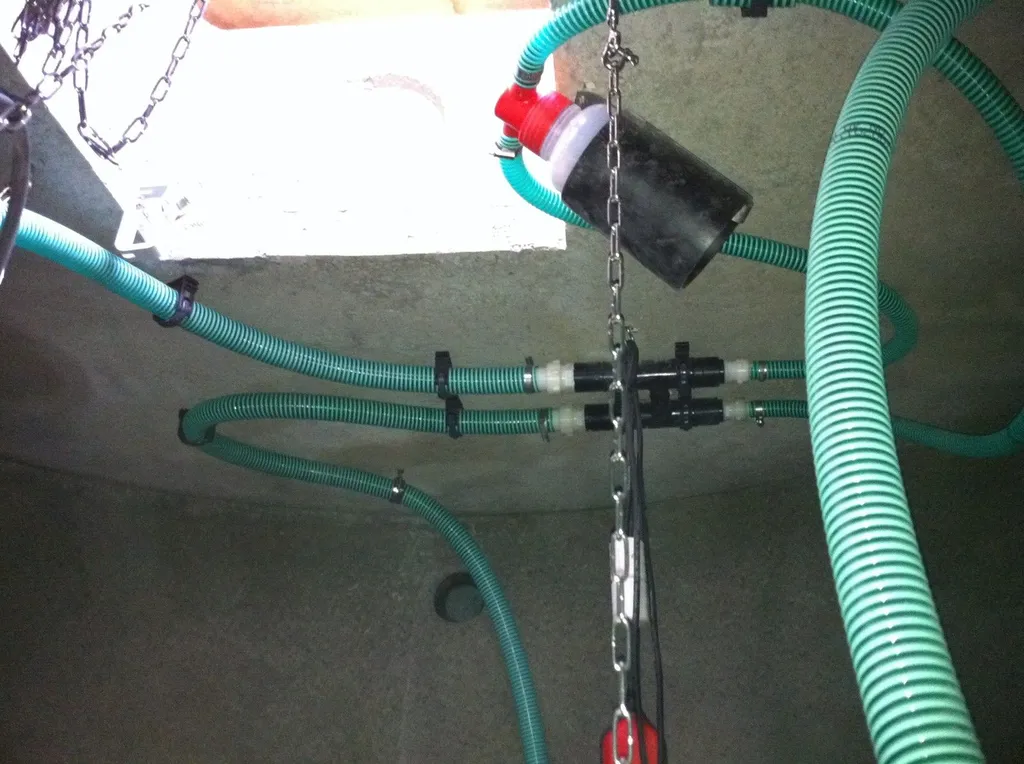 Microstation et bouteille de prélèvement pour eaux usées, Var