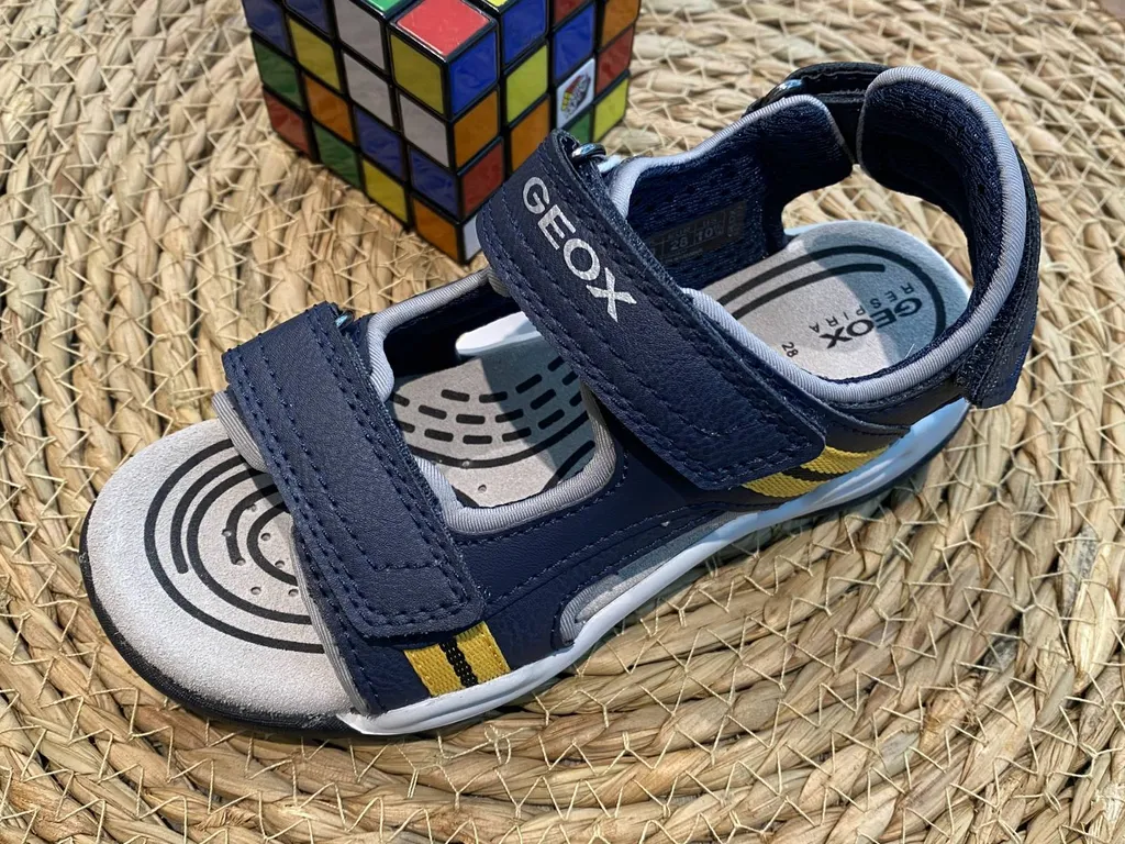 nu pied sport GEOX pour garçon près de Branne