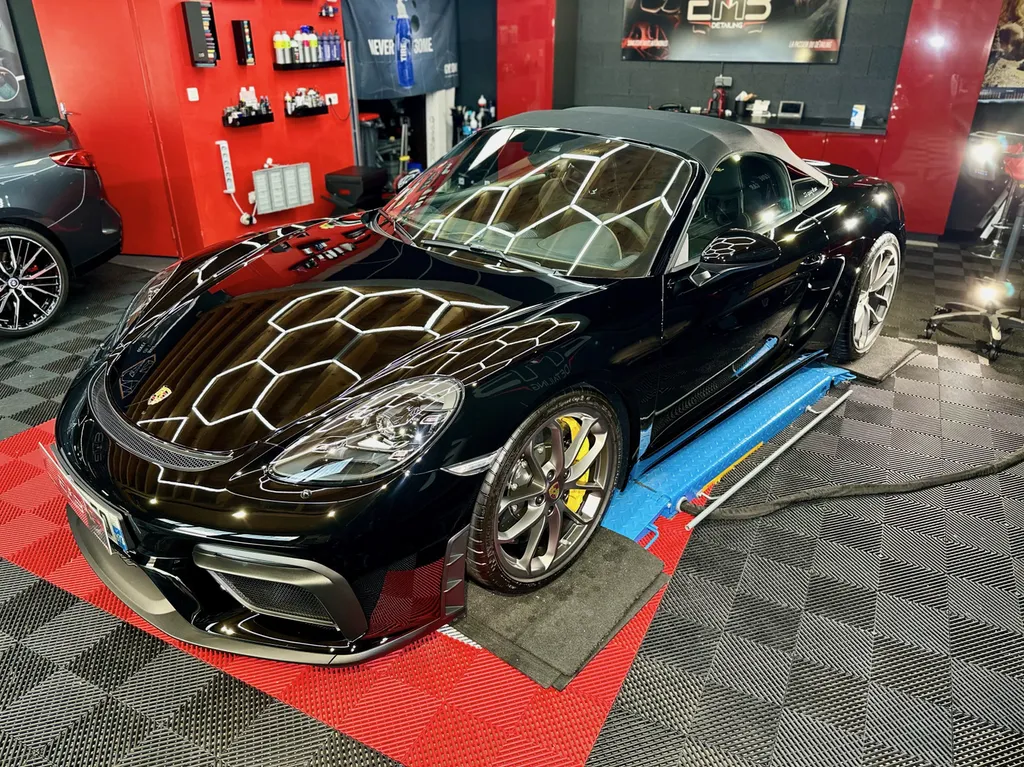 Traitement céramique by EMB DETAILING spécialiste Porsche sur Lyon 