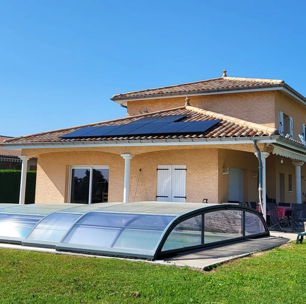 Installation solaire photovoltaïque DualSun en autoconsommation dans l'Ain