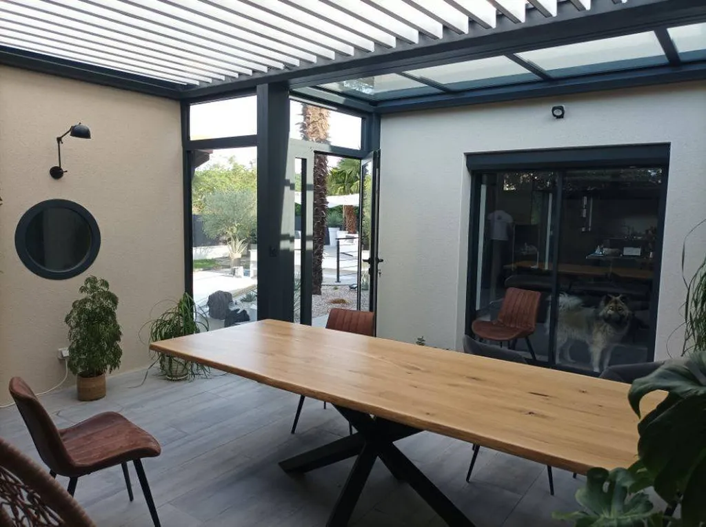 Pergola bioclimatique avec lame orientable à Caluire près de Lyon