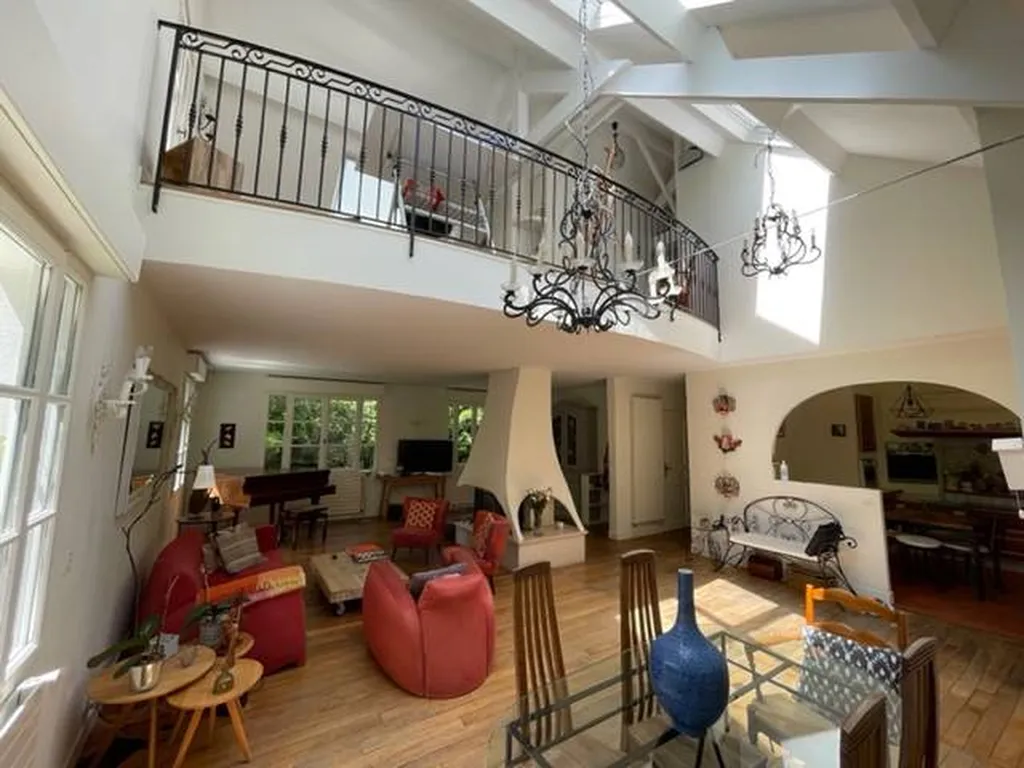 92500 Rueil Malmaison Maison avec terrain 1094 m2