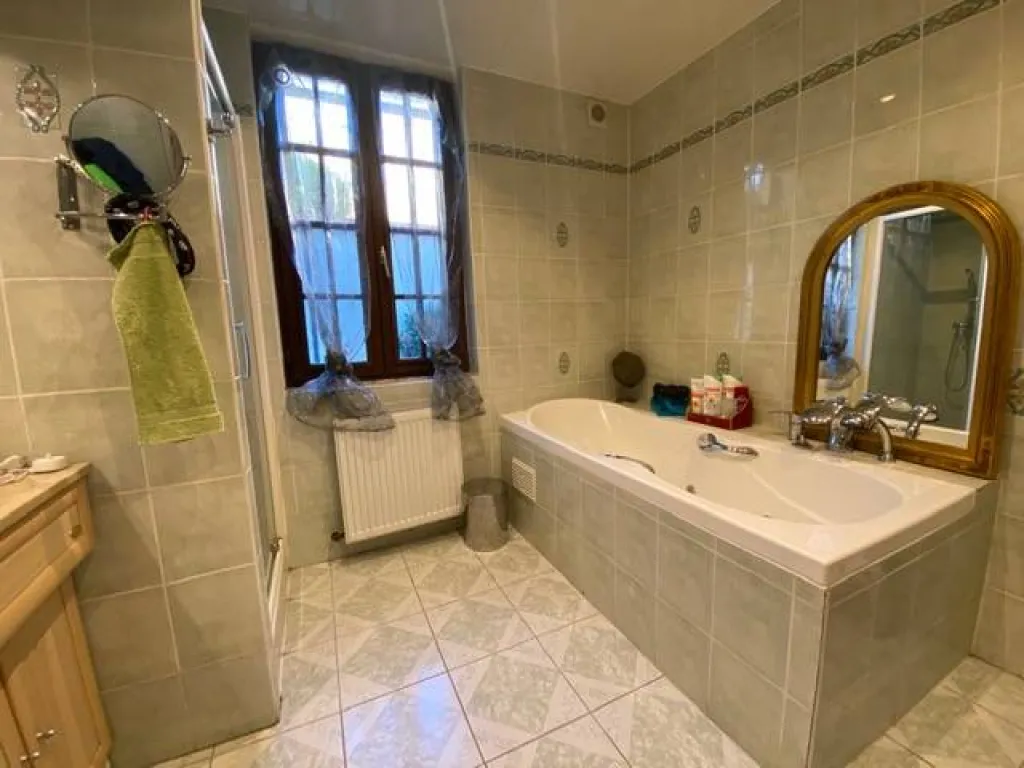 A acheter charmante maison rénové de 103m² sur 340m² de terrain sur la commune de Saint Aubin Les Elbeuf 76410