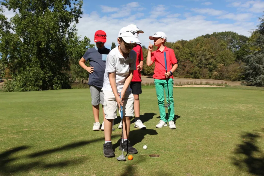 Ecole de golf haut de gamme pour mon enfant à Paris