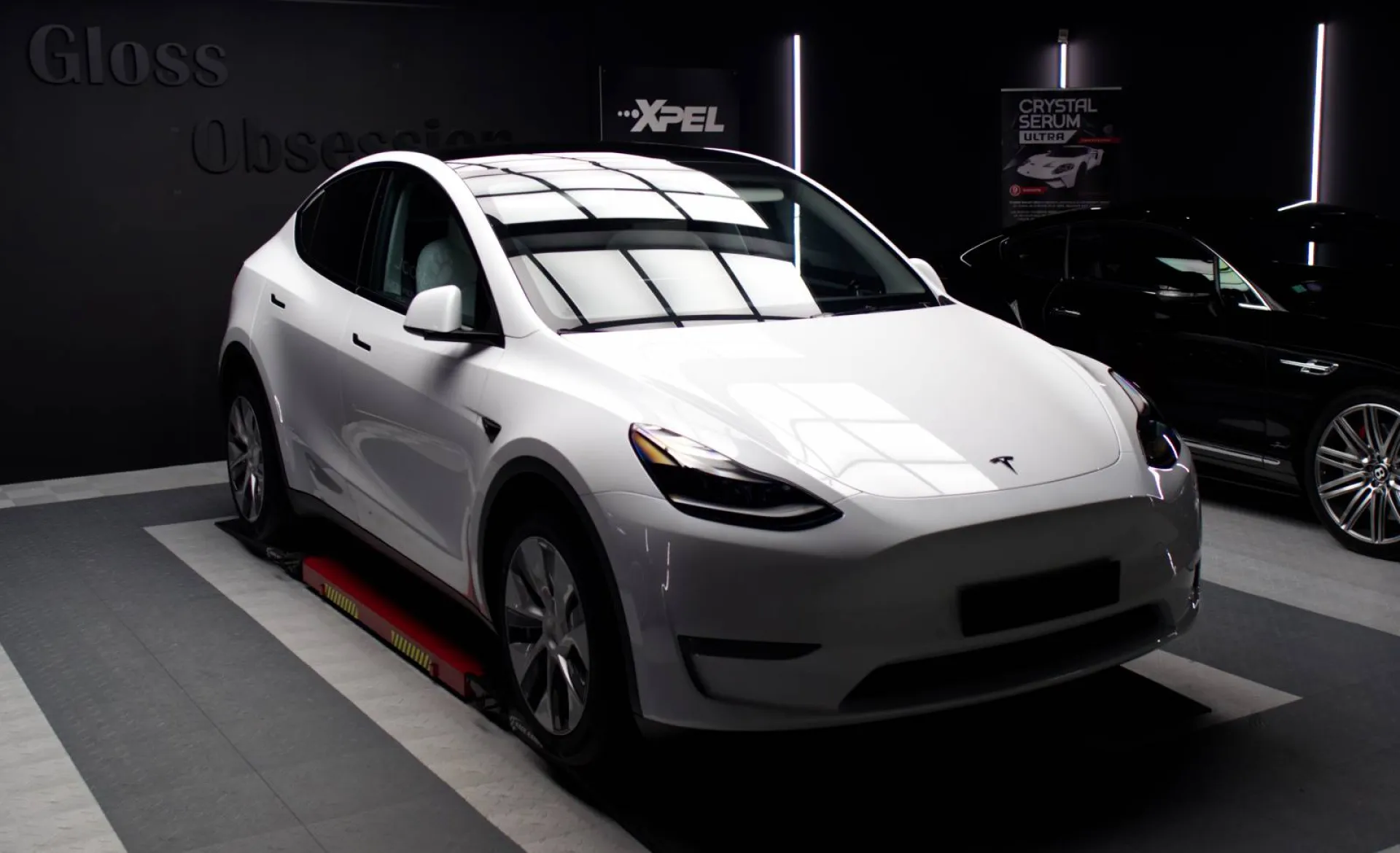 Véhicule électrique tesla model Y Film de protection carrosserie transparent Xpel Ultimate Plus protégé en Bretagne dans le Morbihan à Saint-Avé près de Vannes