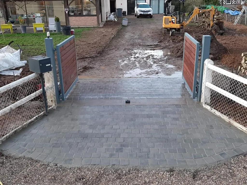 Installation d’un portail automatique et pose de pavés à Honfleur (14600)