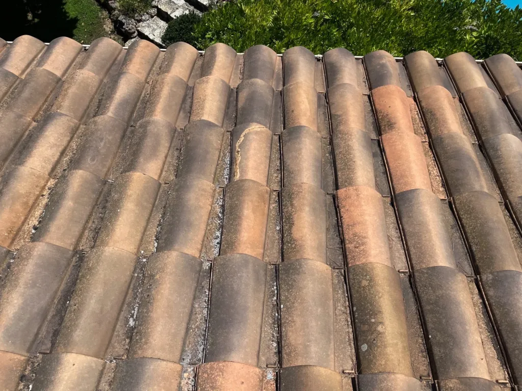 Changement de Faîtage et rive avec nettoyage de toiture sur Bouc-Bel-Air près de Aix en Provence