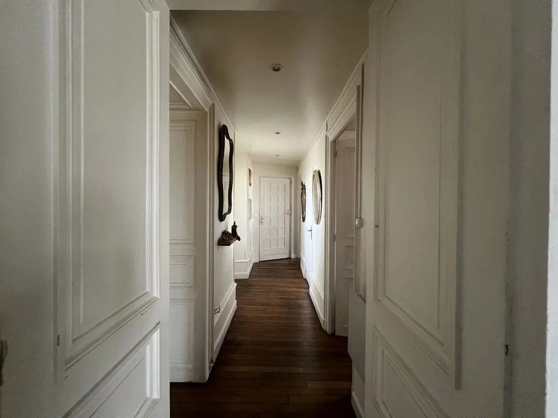 Appartement de charme avec parquet et moulure dans le centre-ville du Mans à vendre