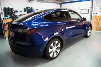 Film de protection carrosserie PPF intégral sur Tesla Model Y à Senlis