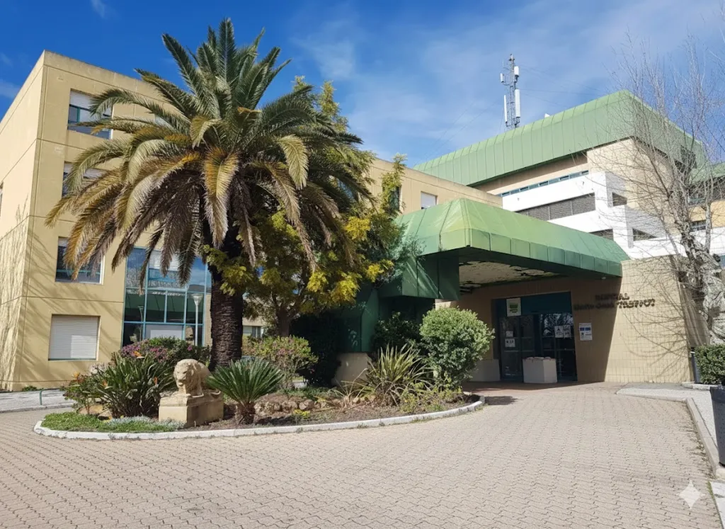Transport ambulance organisé pour rééducation fonctionnelle et convalescence médicale à l’hôpital de Hyères