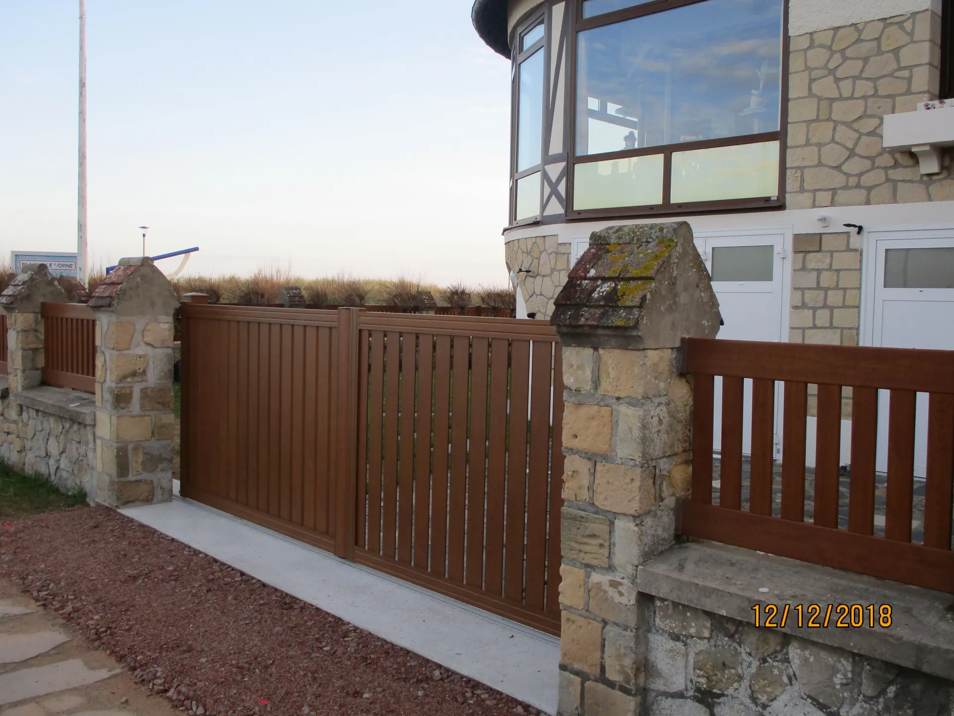 Installation de Portail coulissant motorisé, Clôtures de jardin et Portillon en aluminium à Lieurey dans l'Eure 27 et ses Alentours