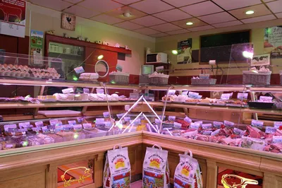 A vendre Boucherie Revente de Charcuterie située au coeur du Pays d'Auge, proche Beuzeville 27210