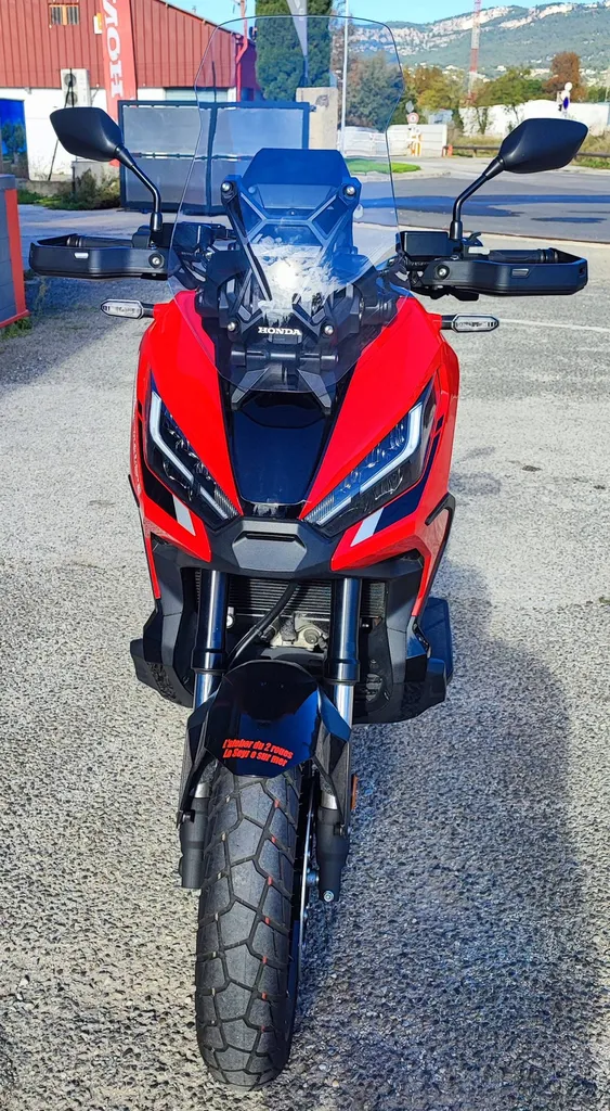 HONDA X-ADV 750 DU 01/2024 AVEC 450 KM.