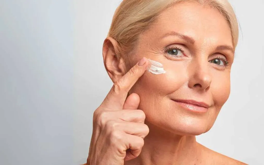 Soins du visage anti-âge professionnel avec effet repulpant pour atténuer les rides et redonner fermeté et éclat au teint fatigué près de Mérignac