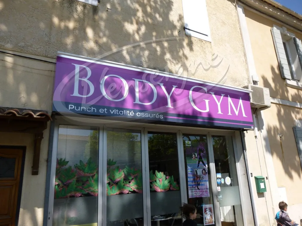 panneau publicitaire pas cher miramas
