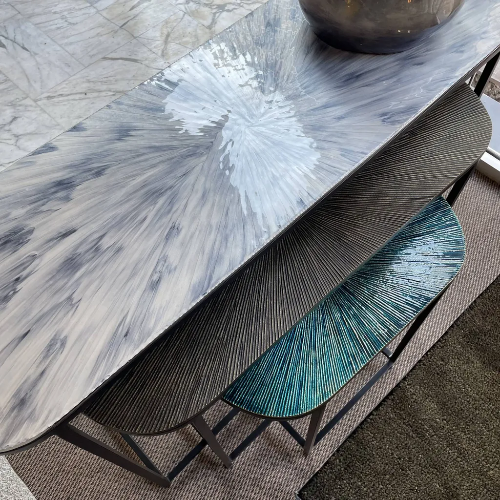 Table gigogne laqué