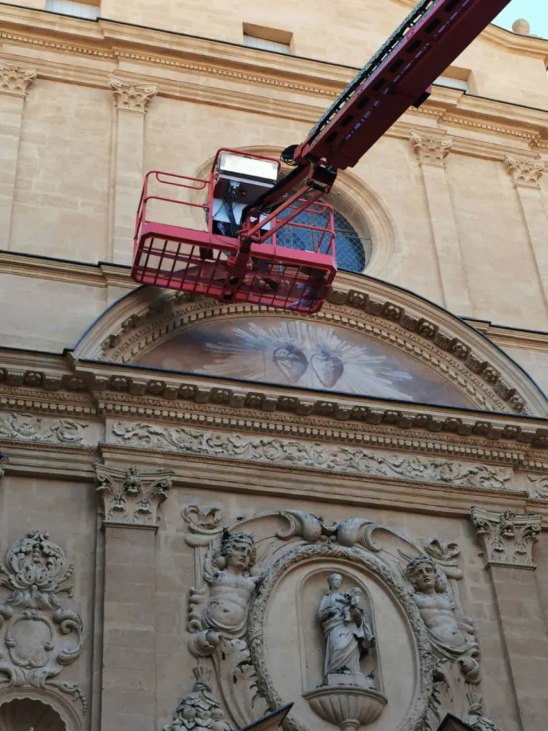 contrôle dispositif anti pigeon sur monuments historique à aix