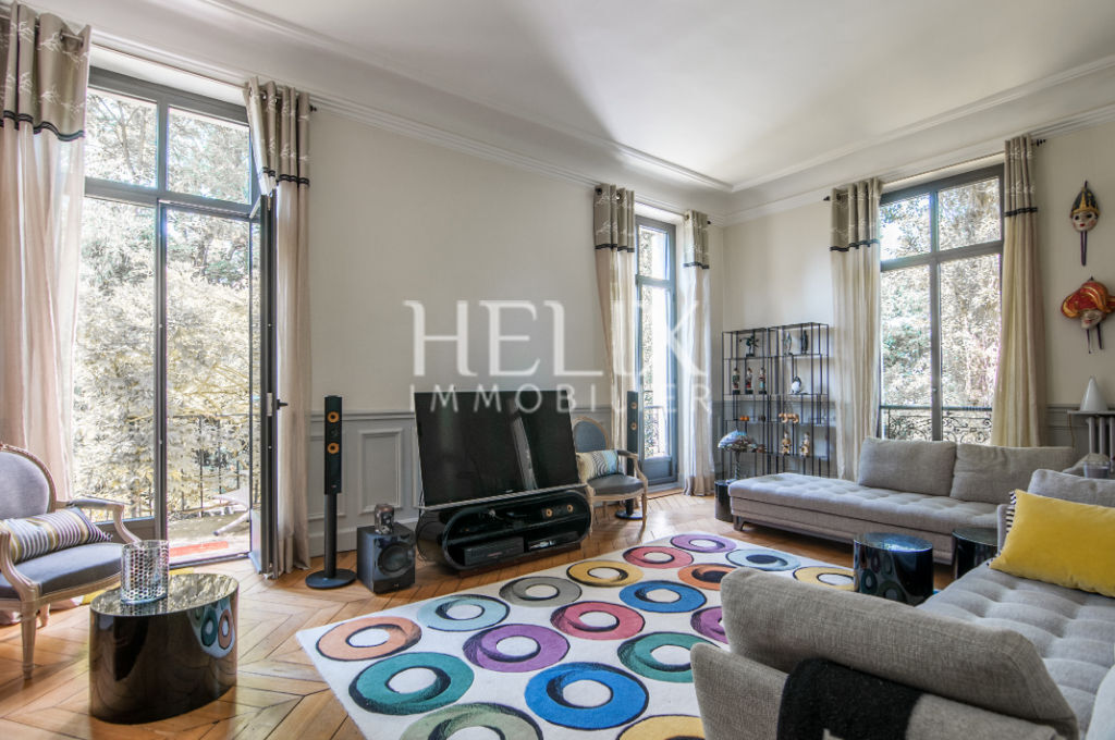 Chatou Bas - Hotel particulier 9 pièces de 354 M² avec piscine