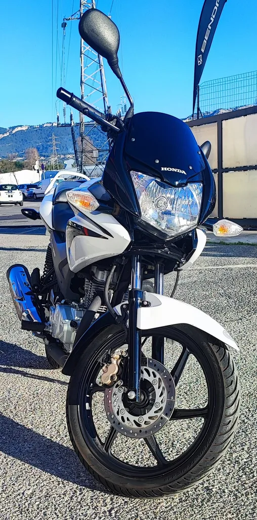 HONDA CBF 125 du 02/2012 avec 8300 KM