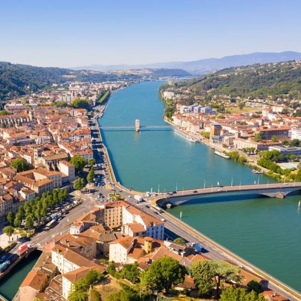 Location de vélo de randonnée sur la Via Rhona à Tournon sur Rhône