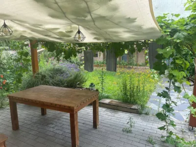 Comprenant un jardin clos