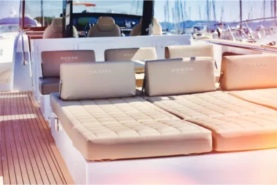 Achat bateau neuf semi-rigide haut de gamme avec sellerie cuir options cabines et confort à Six-Fours-les-Plages 83140 Var