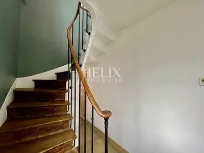 Location réalisée par l'agence HELIX Immobilier du Vesinet, Une charmante maison de 6 pièces principales en plein coeur du centre ville du Vésinet
