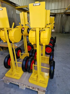 Création et vente de chariots de balisage haute visibilité pour Orano par GIRARD FRERES, expert en maintenance industrielle