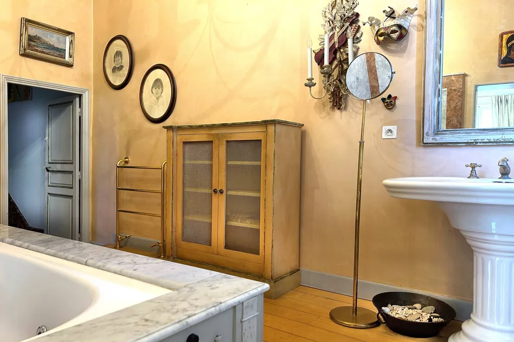 Carpentras - Maison de maitre XVIIIᵉ avec jardin et piscine au coeur de ville