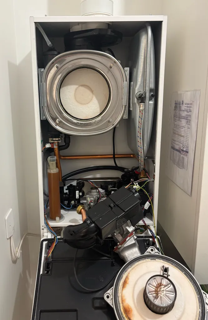 Visite d’entretien d’une chaudière à condensation 

Atlantic au Pavillon-sous-Bois



