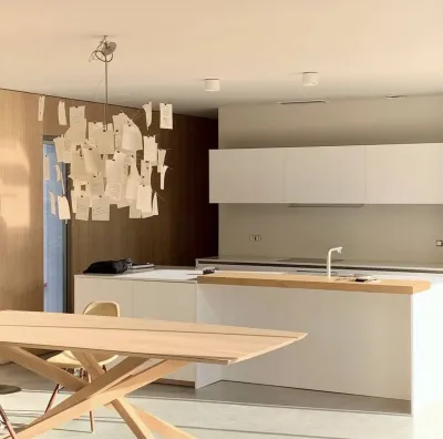 Pose d'une cuisine italienne équipée sur mesure à Sanary sur Mer dans le 83