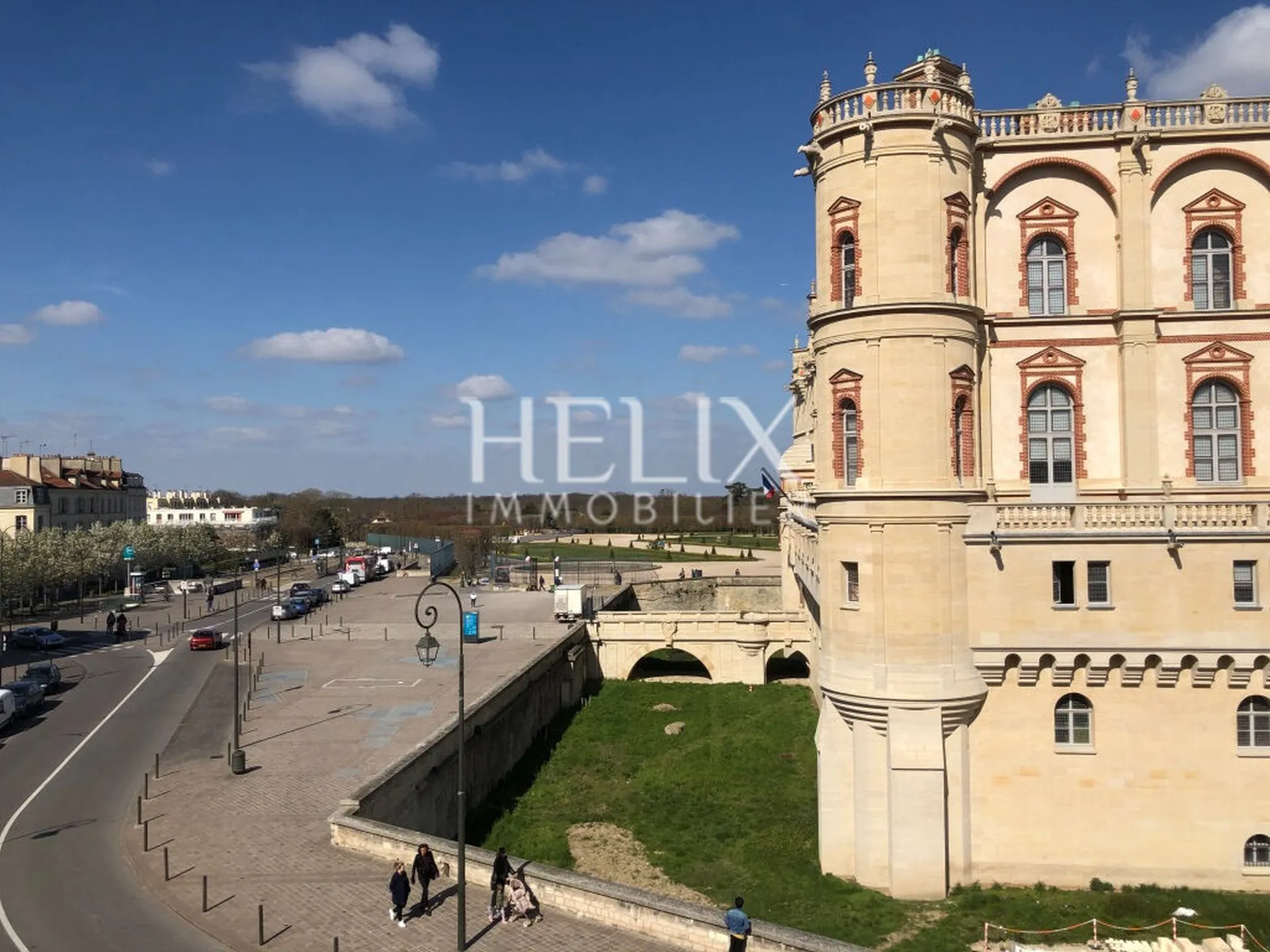 Maison haut de gamme à vendre dans Saint Germain en Laye, 3 minutes du RER et des commerces du centre ville