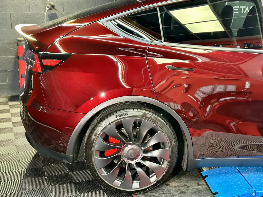 detailing auto Lyon traitement céramique protection PPF face avant contre les rayures Tesla model Y Lyon 