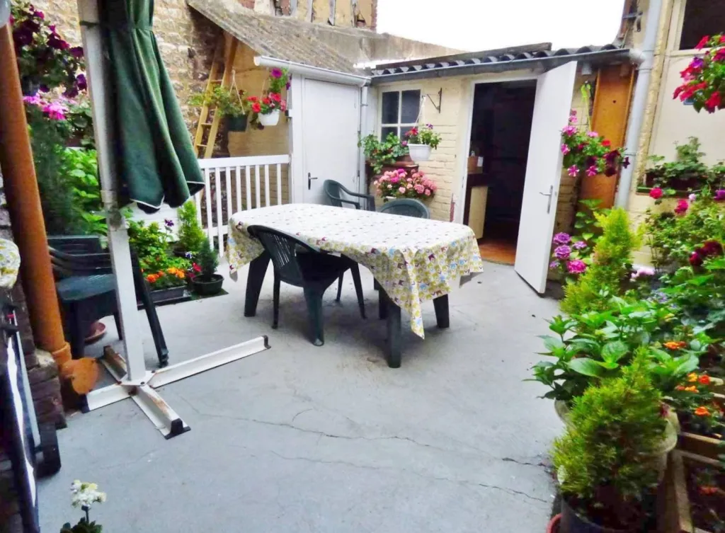 Cherche à acheter maison avec cour proche écoles proche st aubin lès elbeuf 76