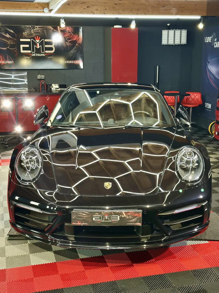 Spécialiste du traitement céramique et de la protection carrosserie sur Porsche à Vaugneray proche Mornant 