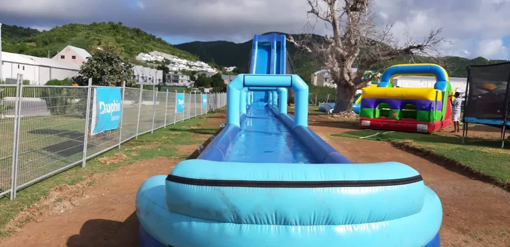 Glisse aquatique gonflable 