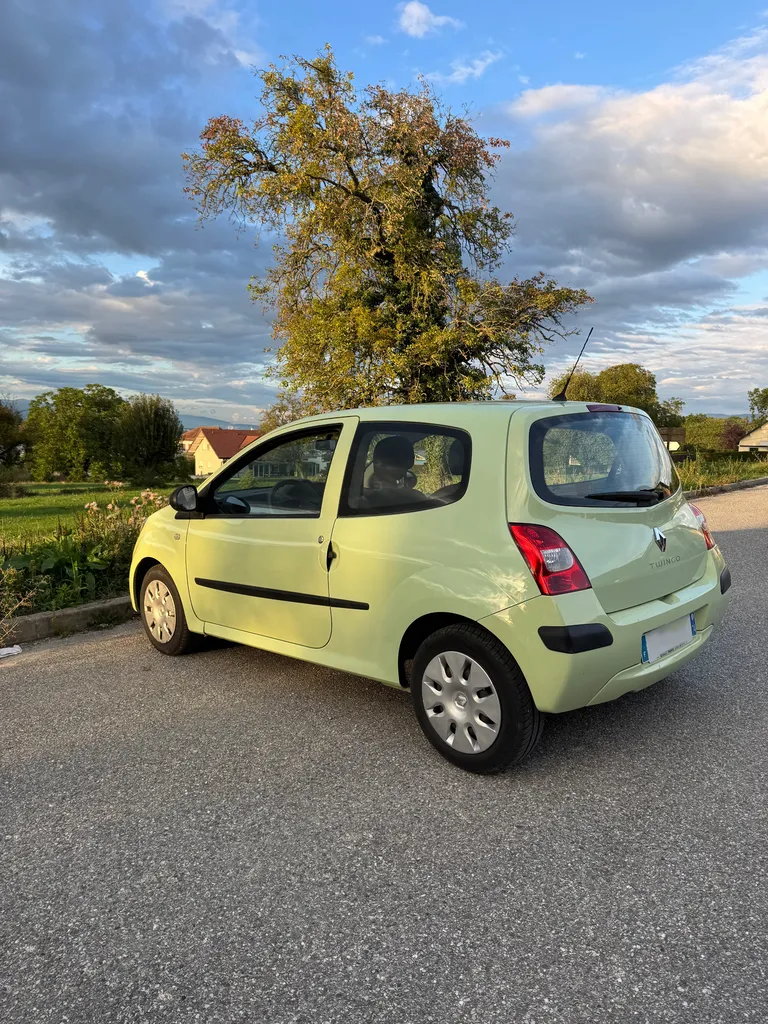 TWINGO 1.2L 75 CHV ESSENCE 2 EME MAIN / ENTRETIEN COMPLET / DISTRIBUTION OK