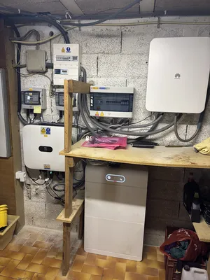 Installation de panneaux photovoltaïques (8,6 kWc) avec batterie et Backup Box pour autonomie sécurisée à Saint-Vallier-de-Thiey